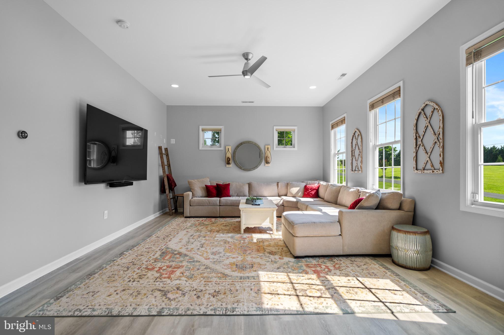 PEACOCK - Residential