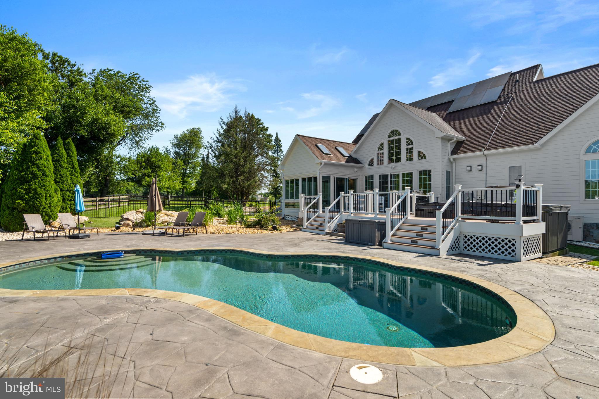 PEACOCK - Residential