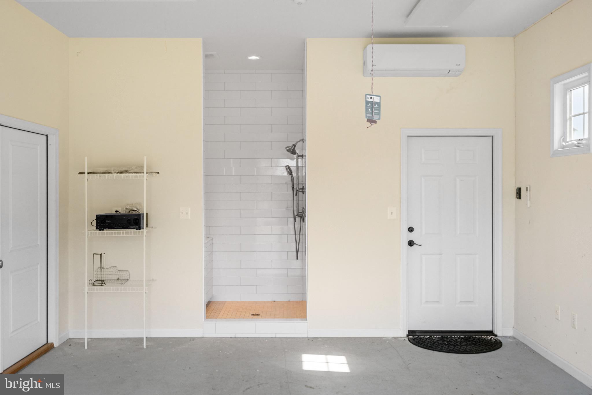 PEACOCK - Residential