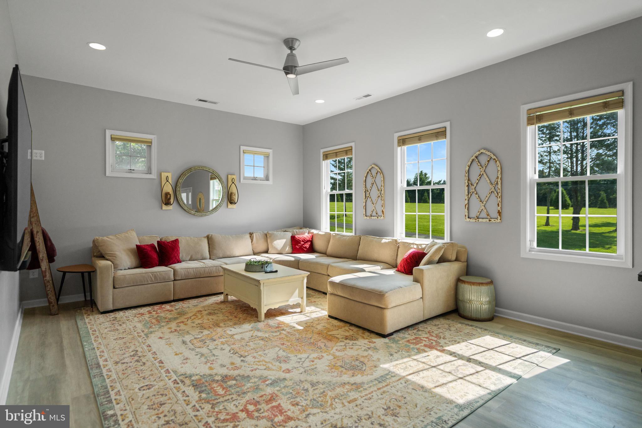 PEACOCK - Residential