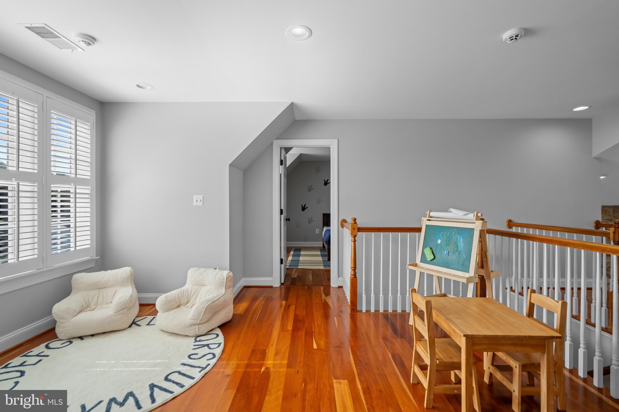 PEACOCK - Residential