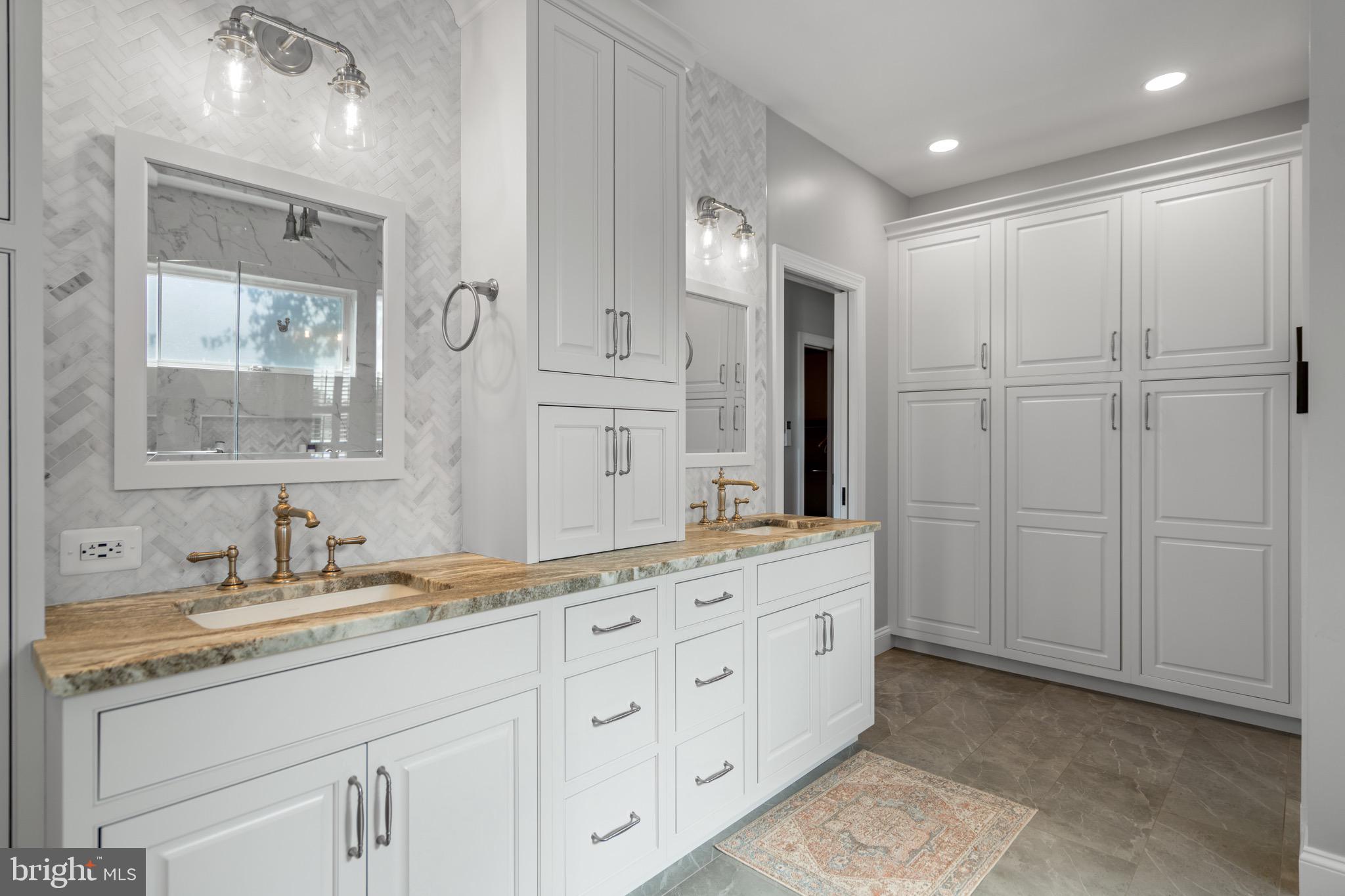 PEACOCK - Residential