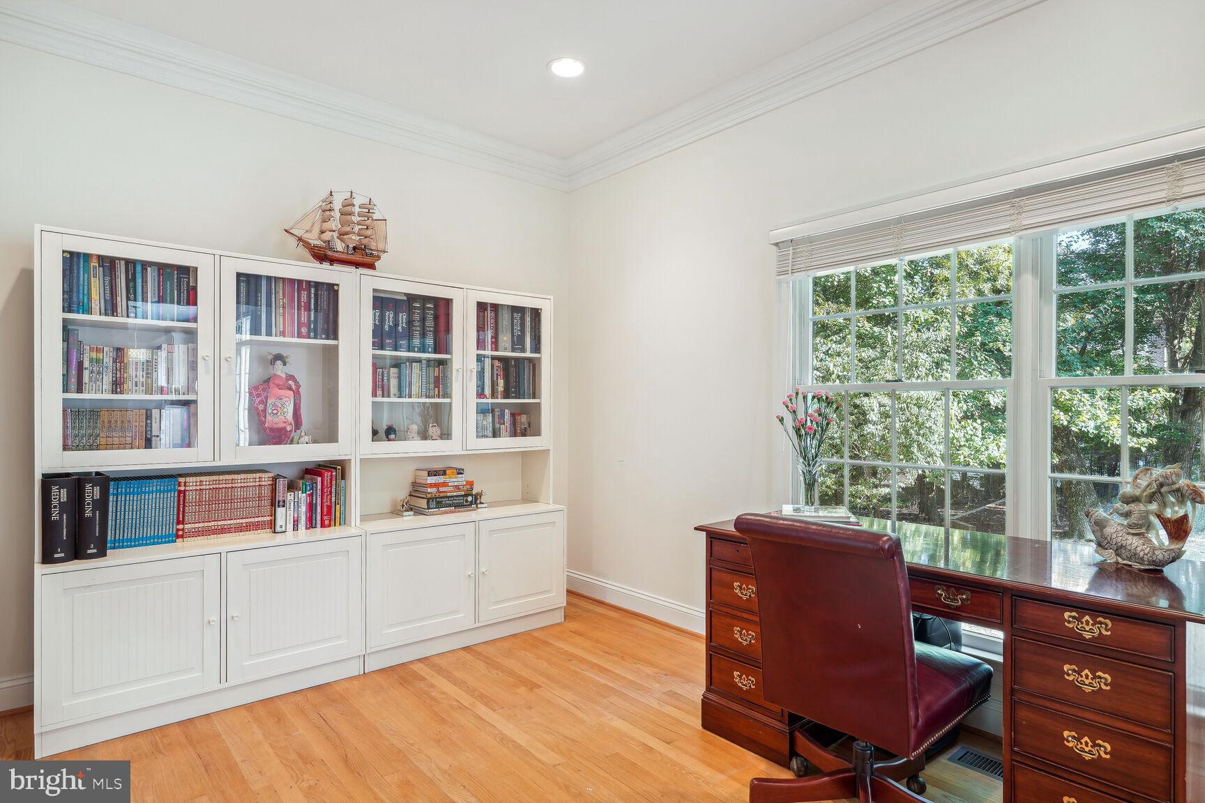 PINE KNOLLS - Residential