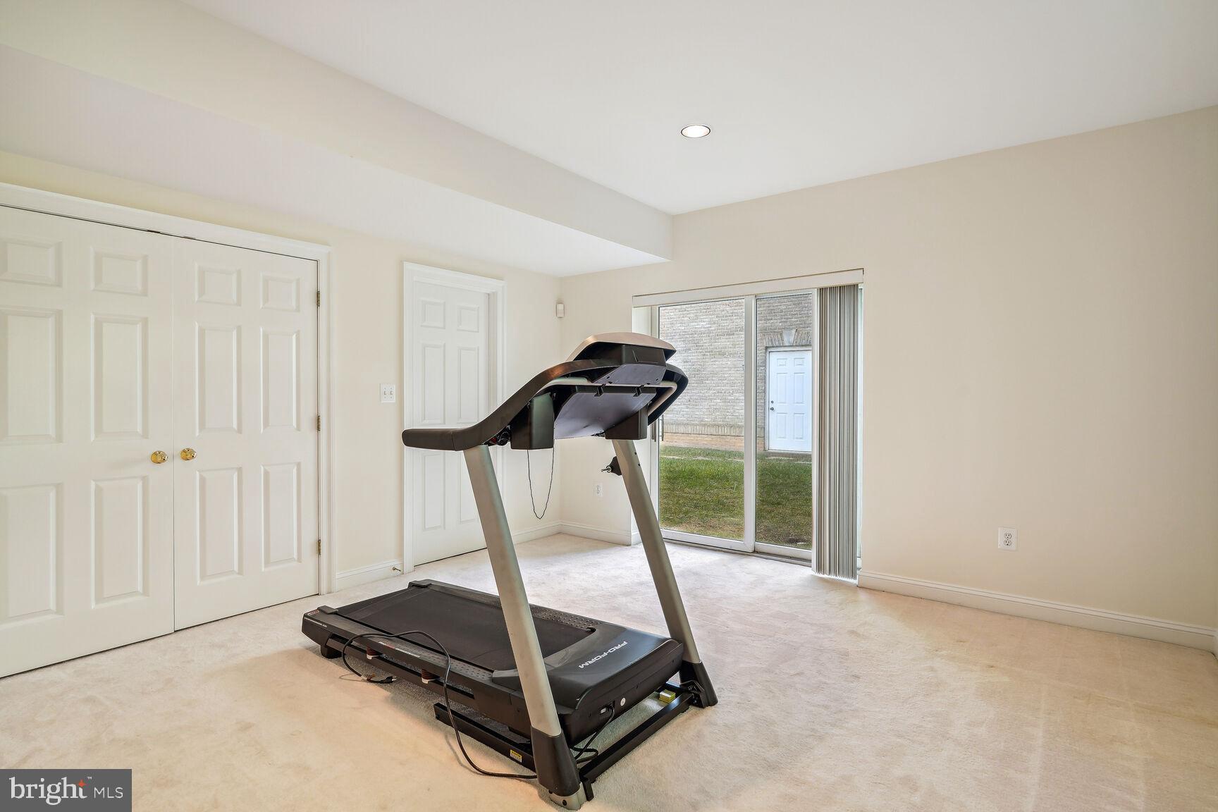 PINE KNOLLS - Residential