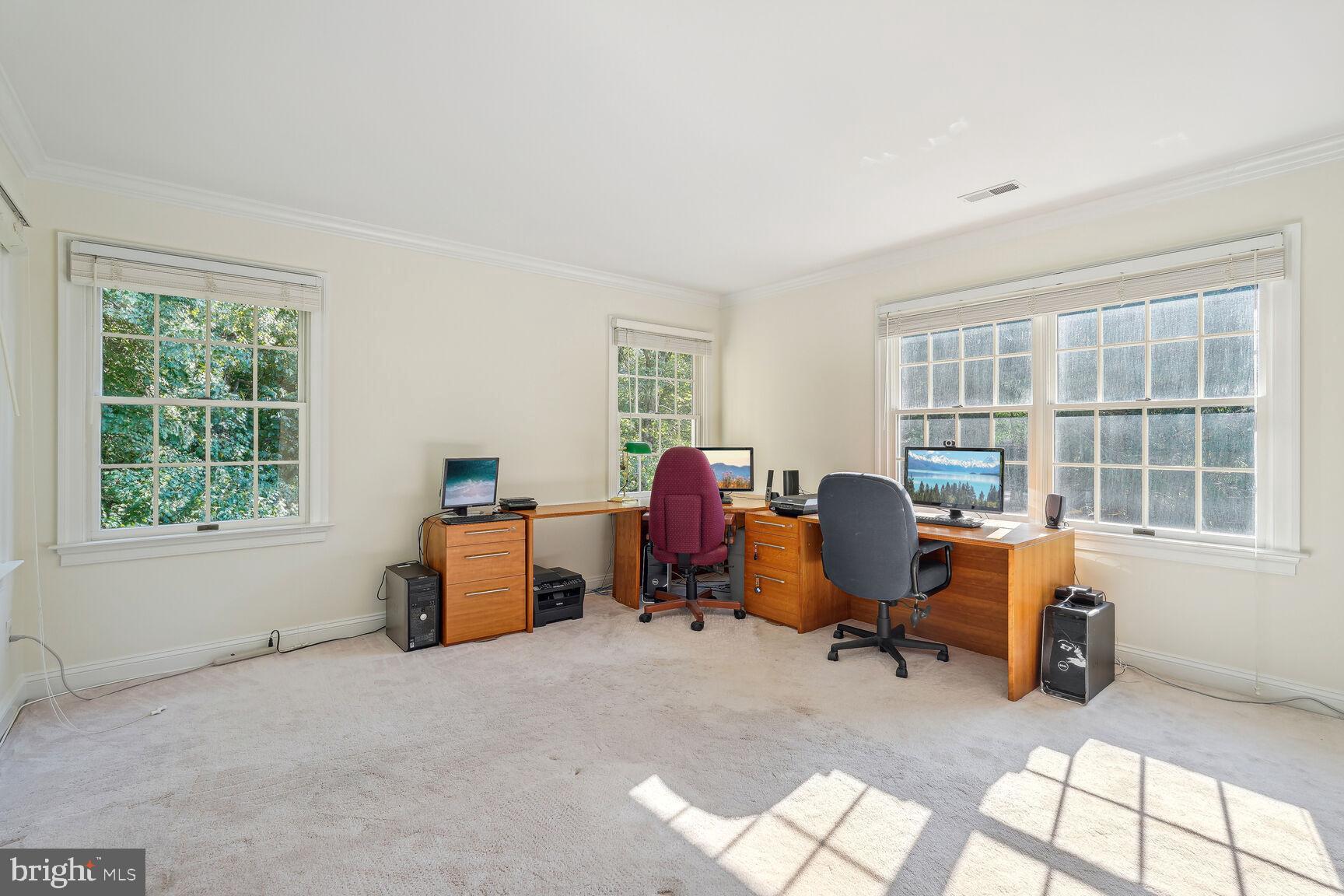 PINE KNOLLS - Residential