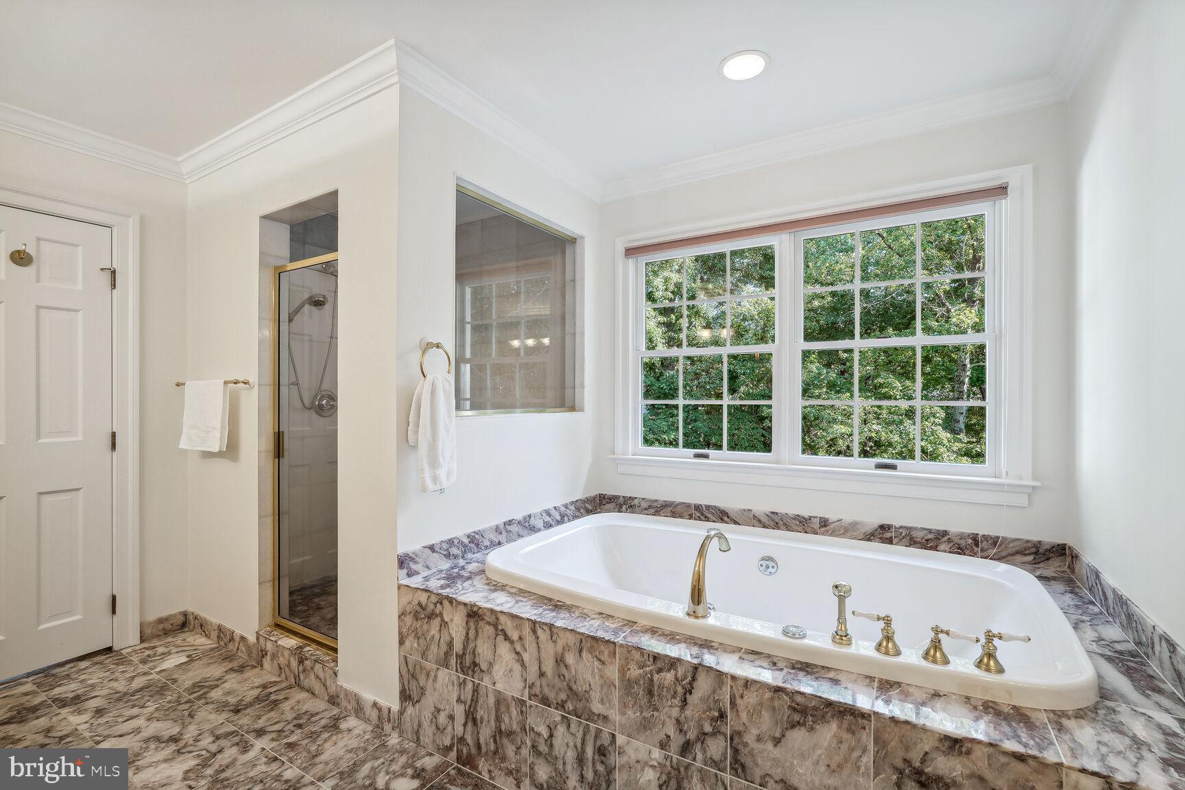 PINE KNOLLS - Residential