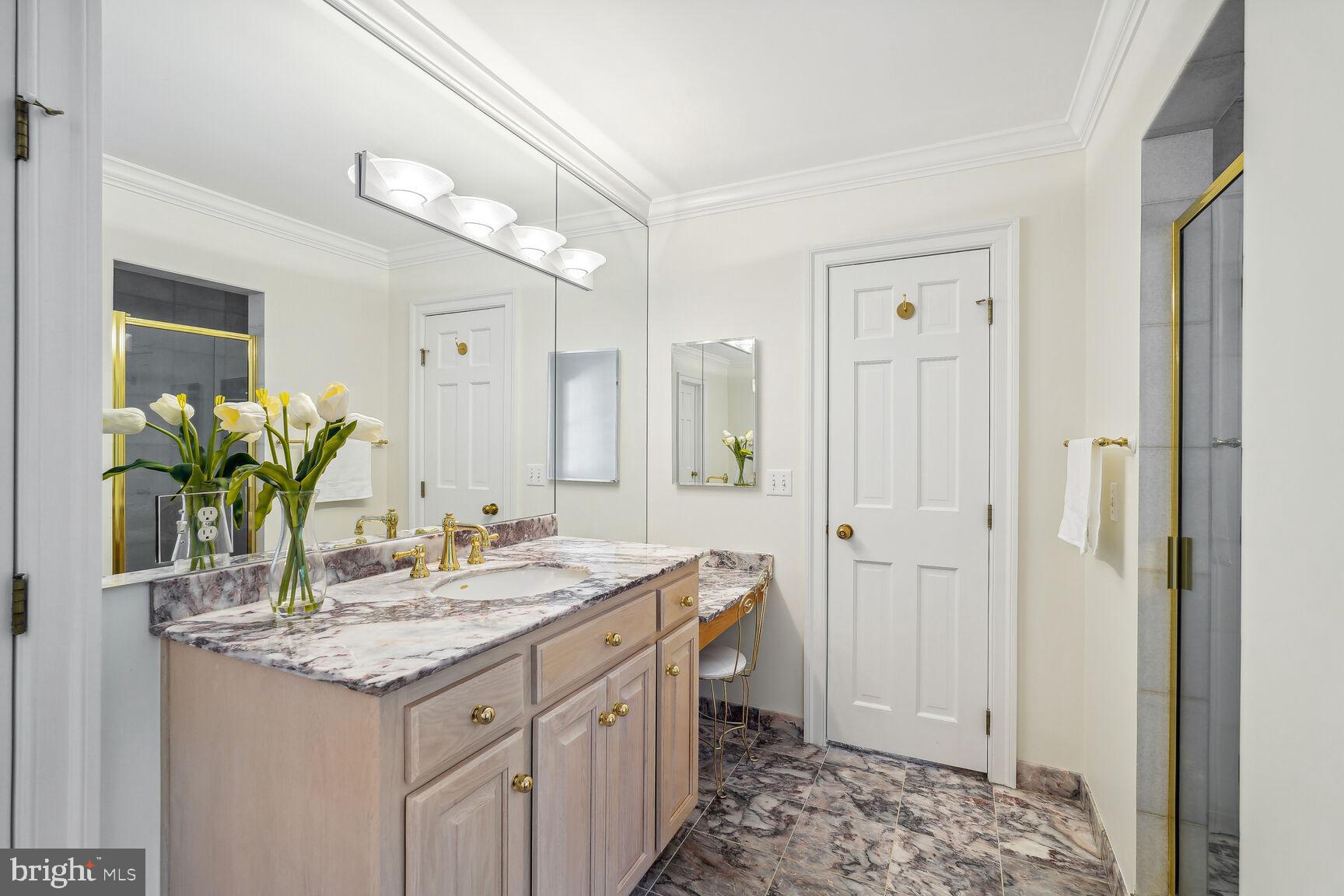 PINE KNOLLS - Residential