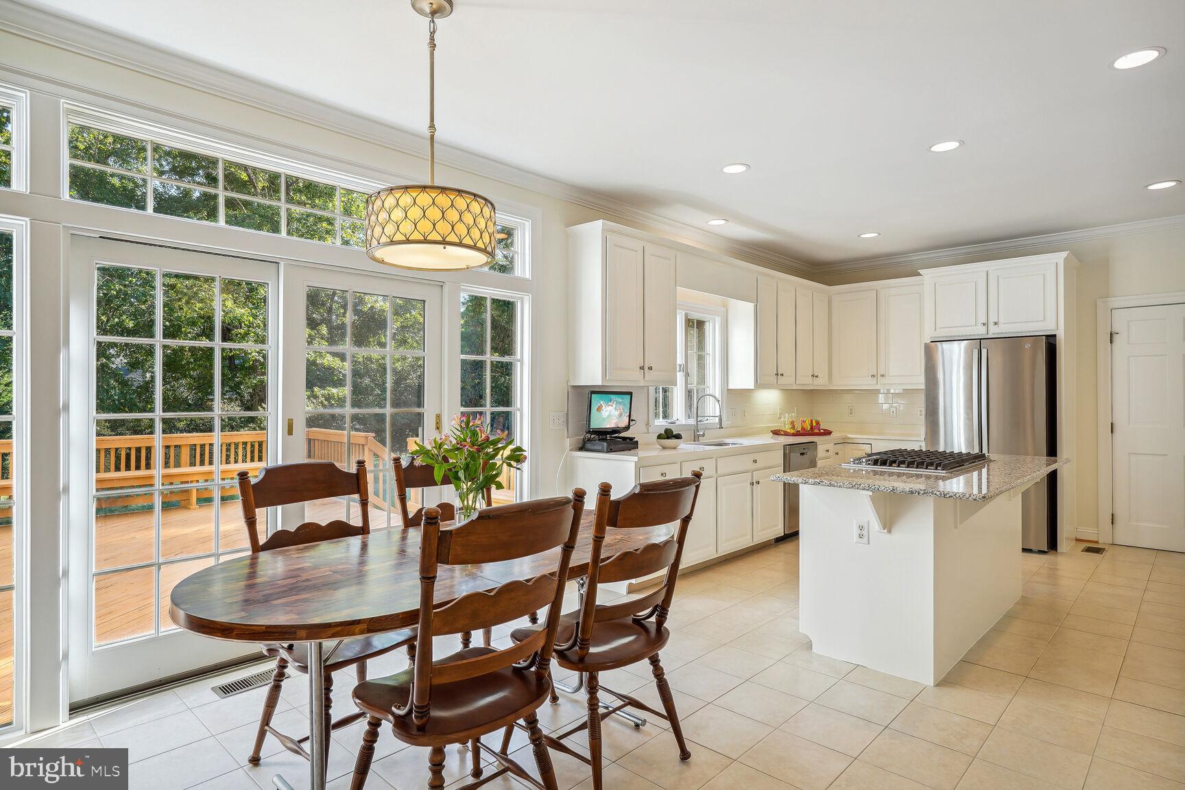 PINE KNOLLS - Residential