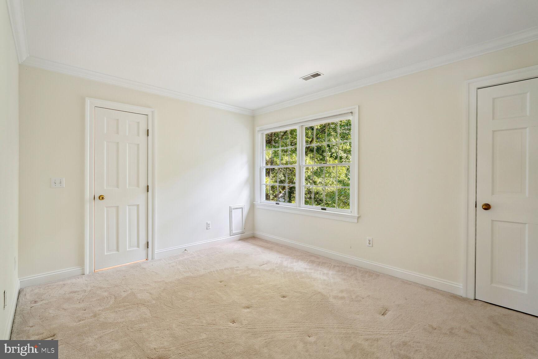 PINE KNOLLS - Residential