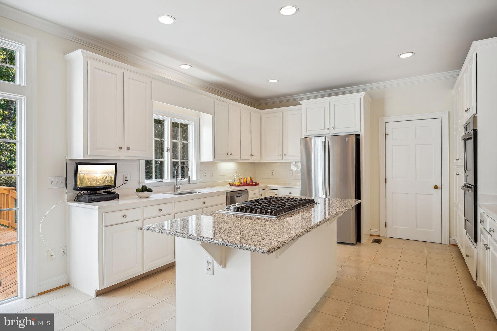 PINE KNOLLS - Residential