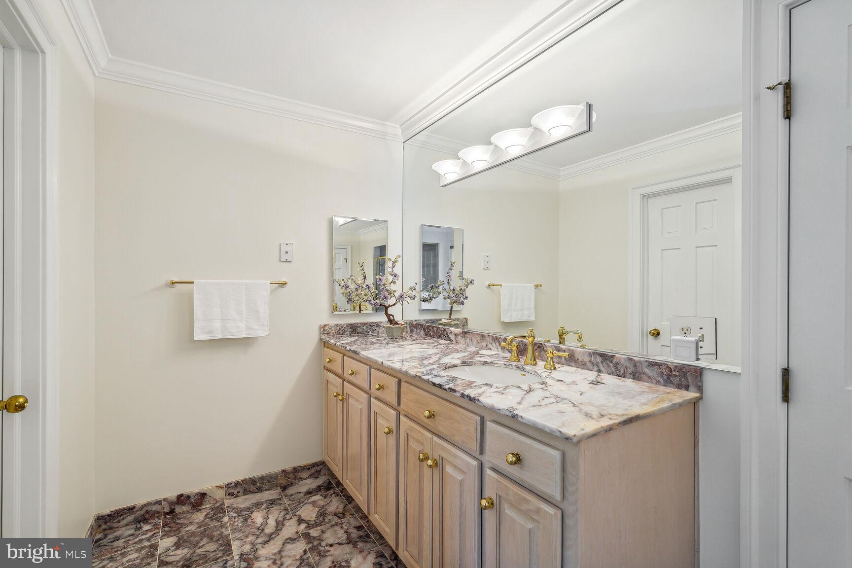 PINE KNOLLS - Residential