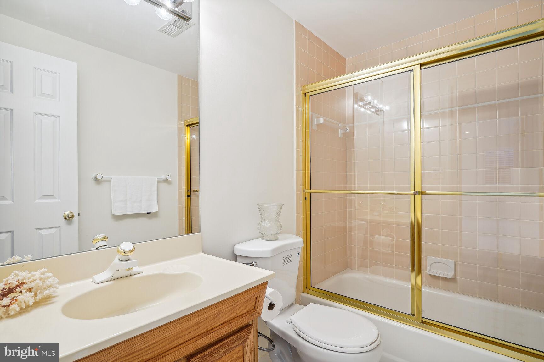 PINE KNOLLS - Residential