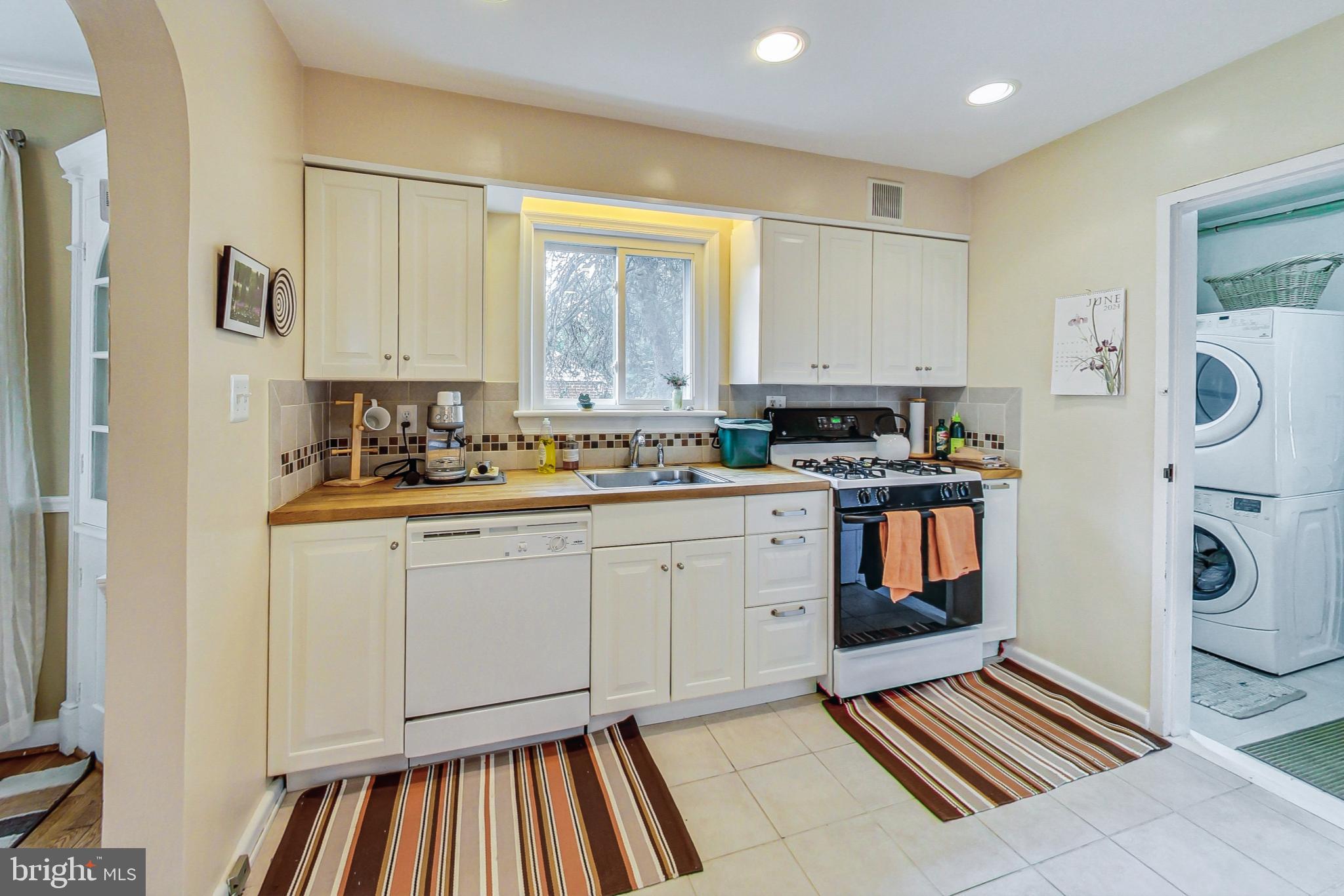 INDIAN SPRING HILLS - Residential Lease