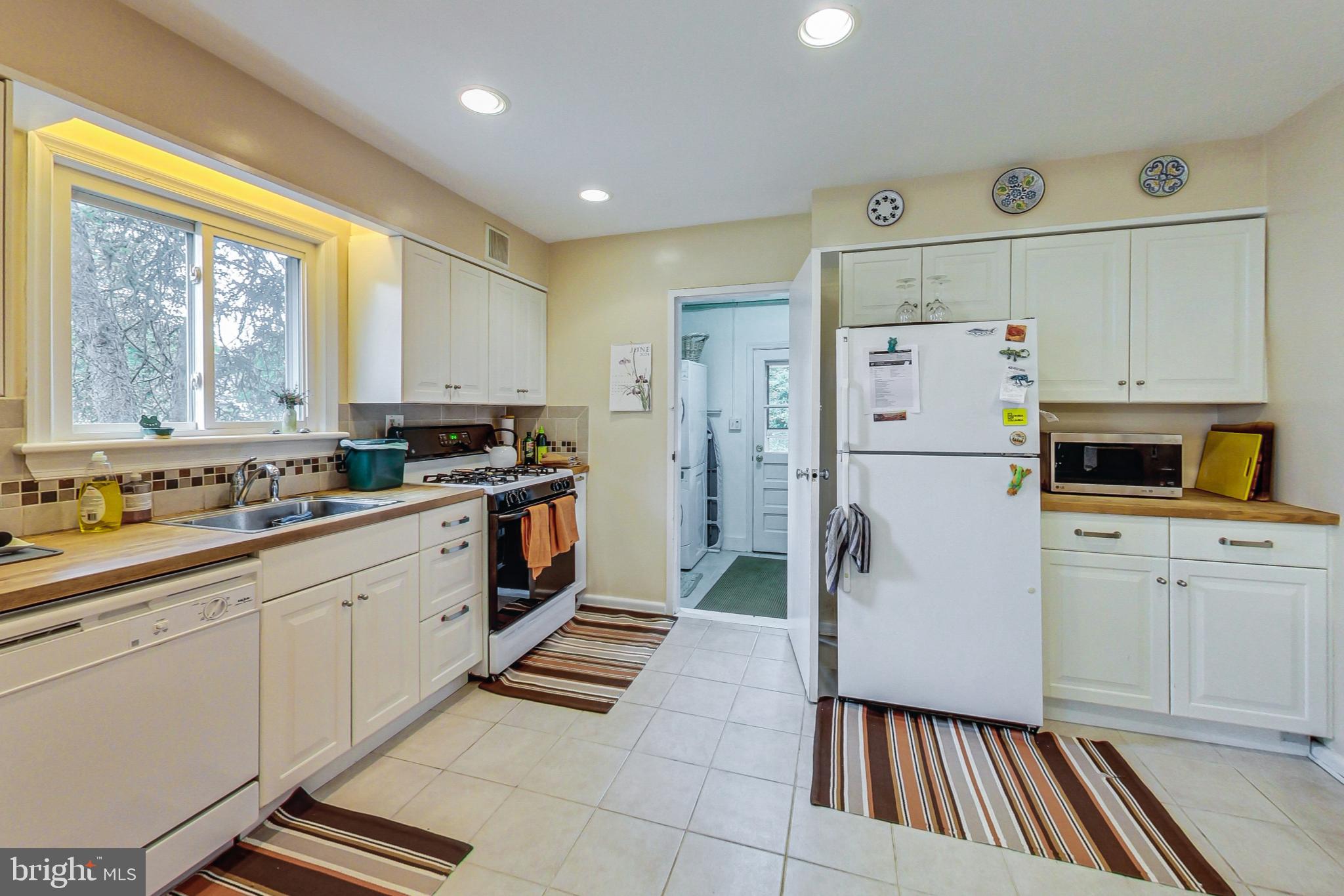 INDIAN SPRING HILLS - Residential Lease