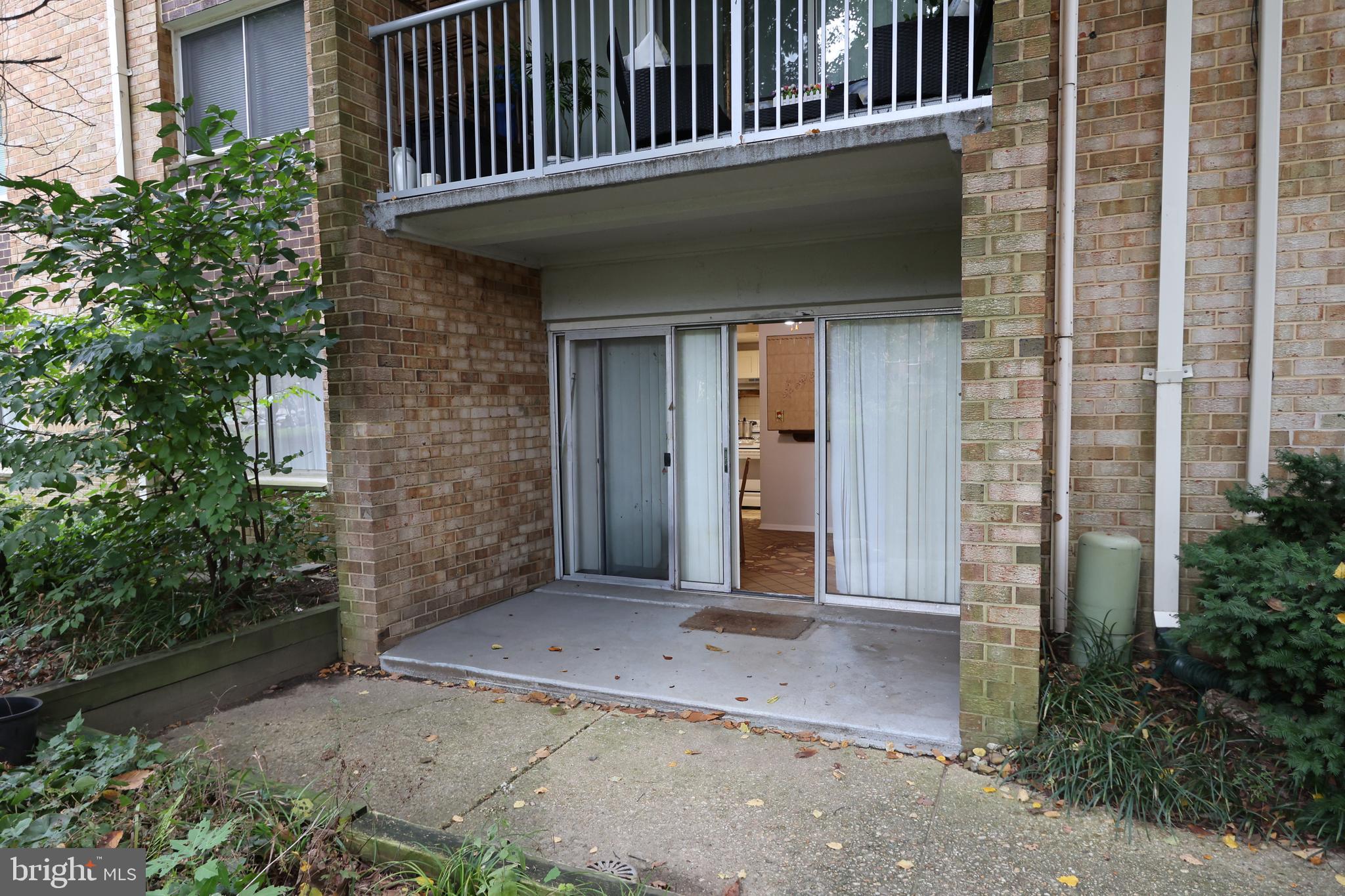 YORKTOWNE SQUARE - Residential