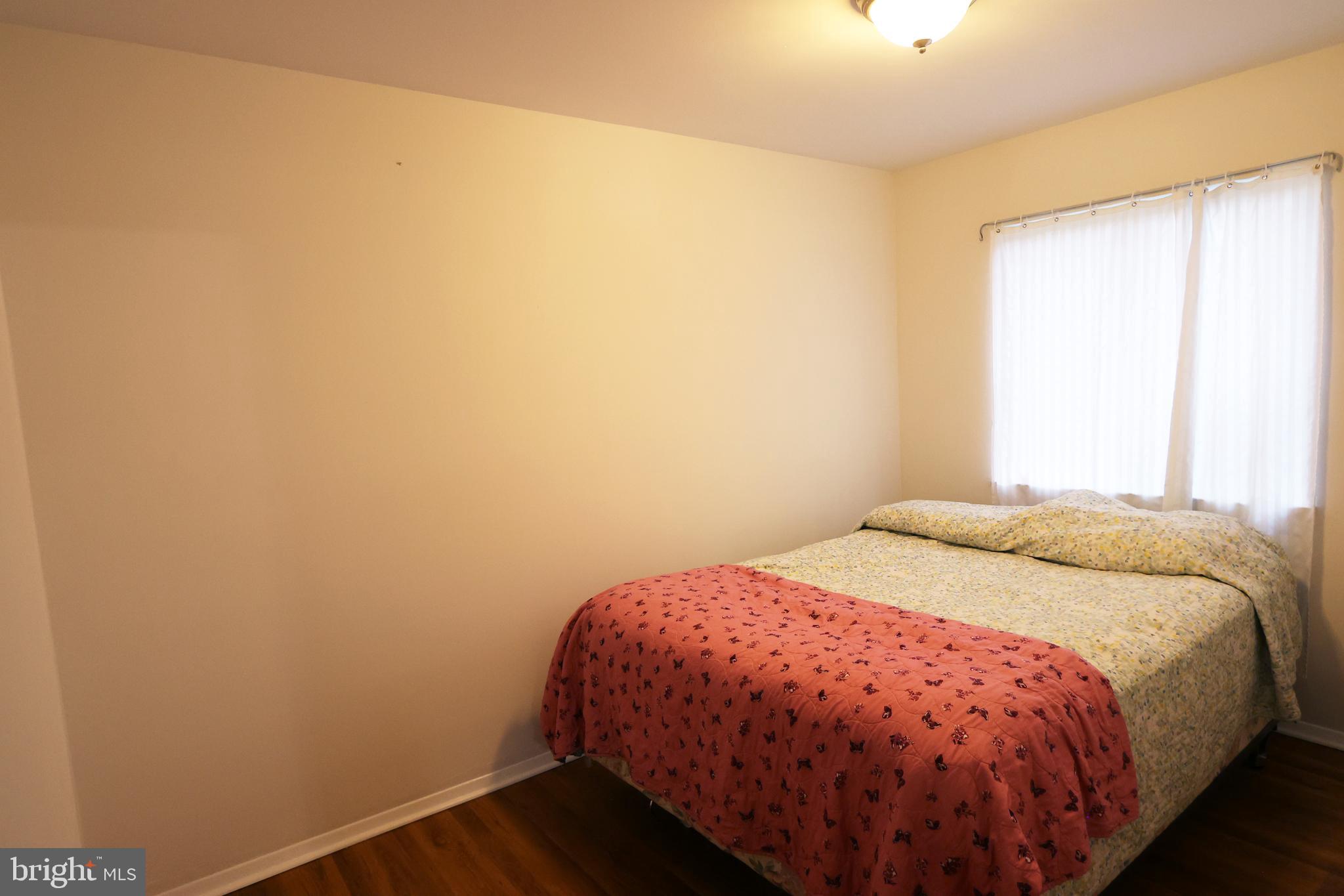 YORKTOWNE SQUARE - Residential