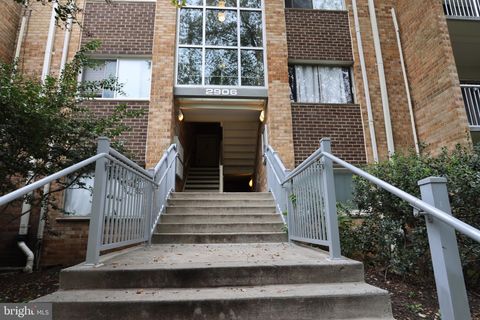 Photo of 2906 Kings Chapel Road #4, FALLS CHURCH, VA 22042 (MLS # VAFX2274288)