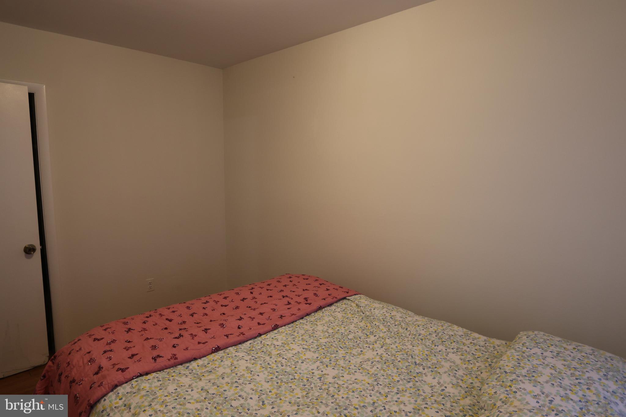 YORKTOWNE SQUARE - Residential