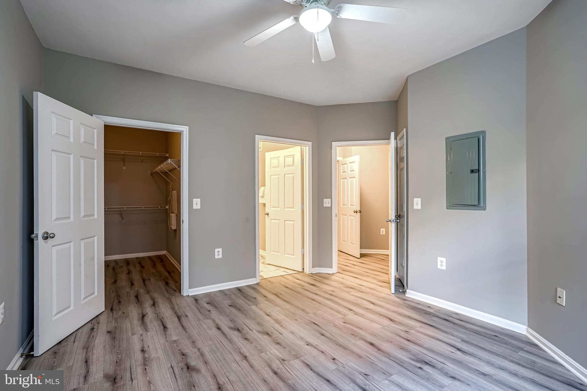 MARQUIS AT VIENNA STATION - Residential