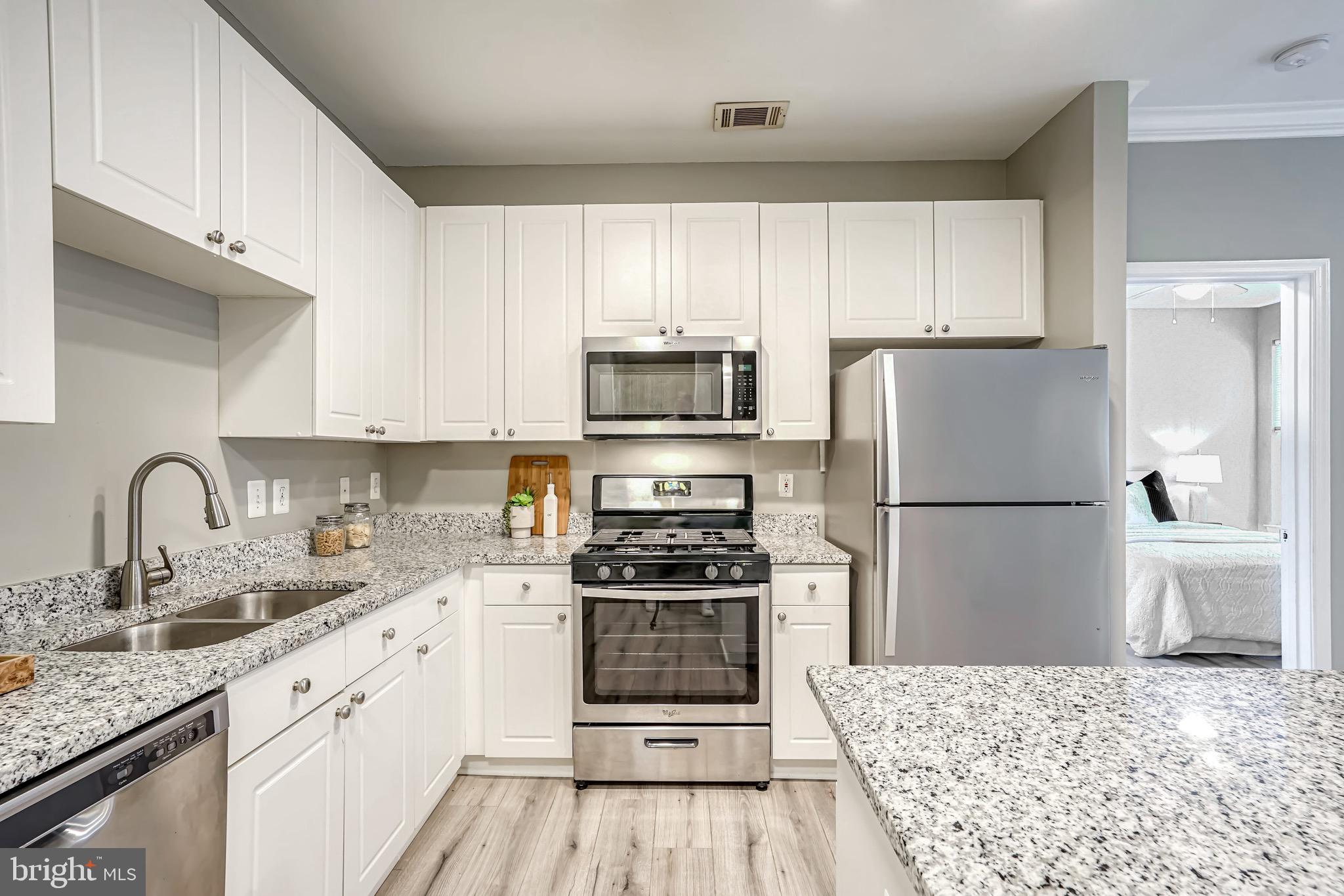 MARQUIS AT VIENNA STATION - Residential