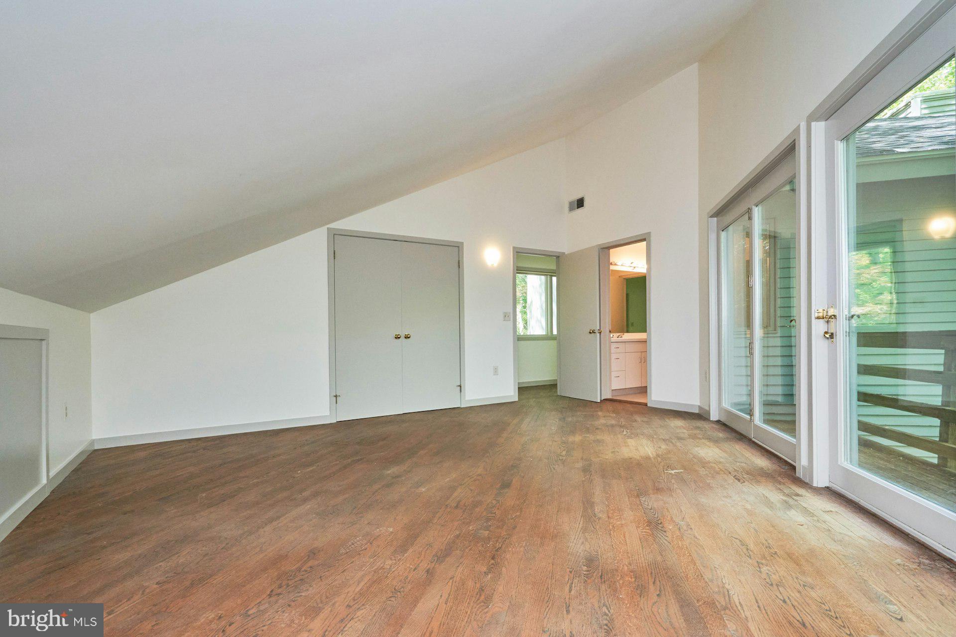 WALKER WOODS LAKE - Residential