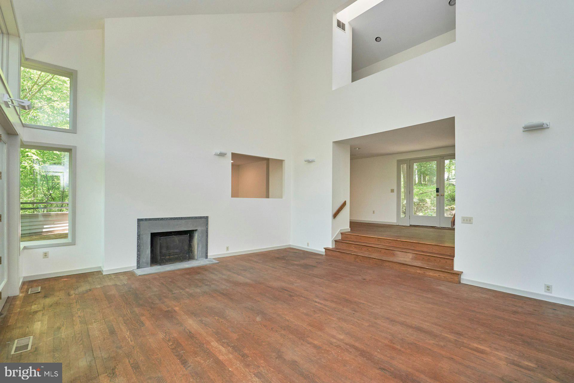 WALKER WOODS LAKE - Residential