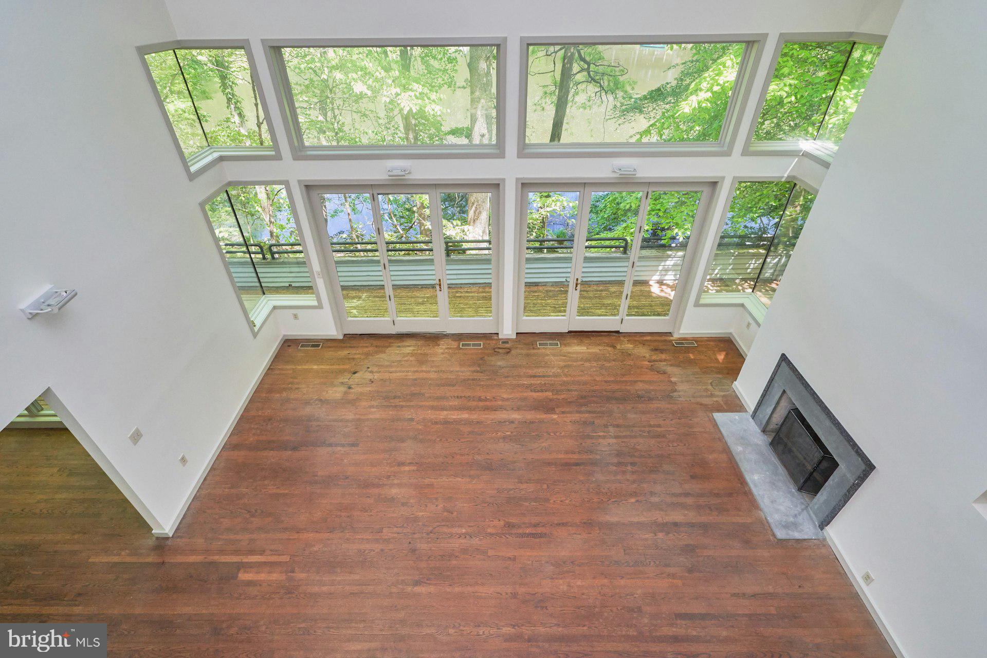 WALKER WOODS LAKE - Residential