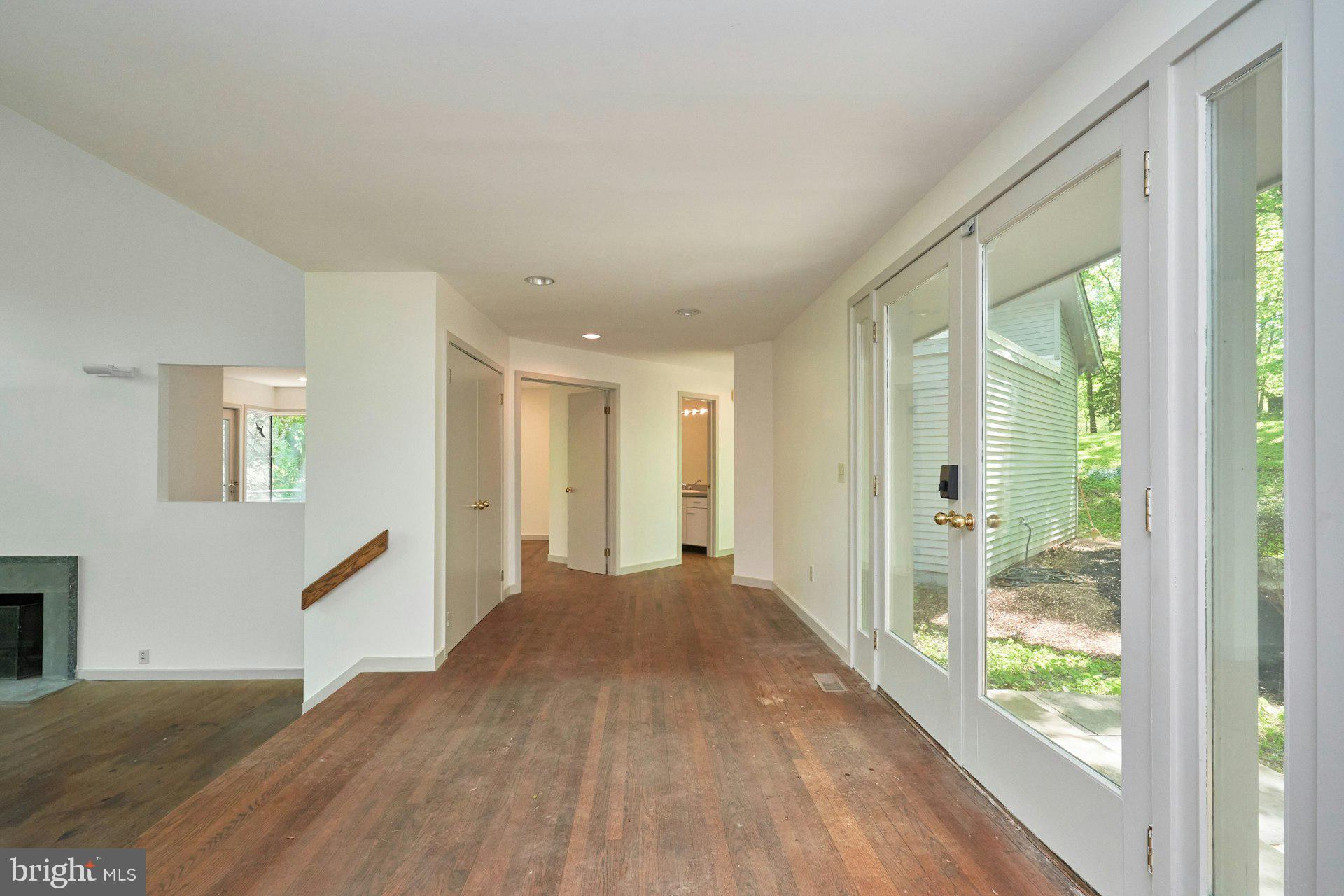 WALKER WOODS LAKE - Residential