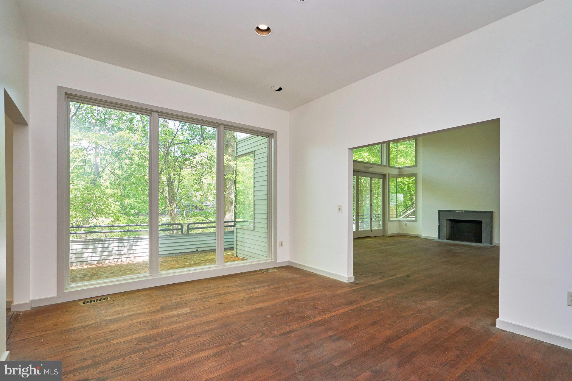 WALKER WOODS LAKE - Residential