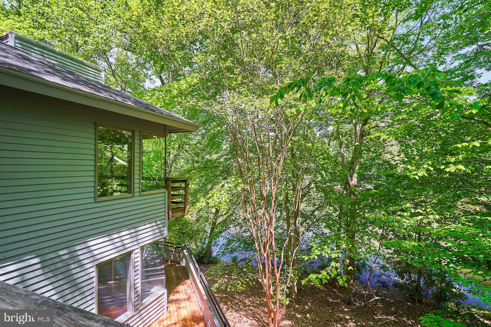 WALKER WOODS LAKE - Residential