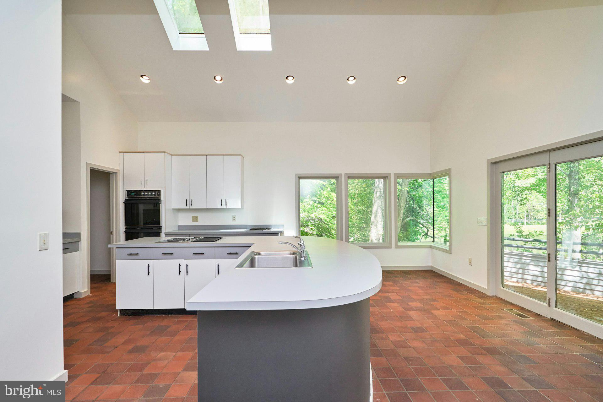 WALKER WOODS LAKE - Residential