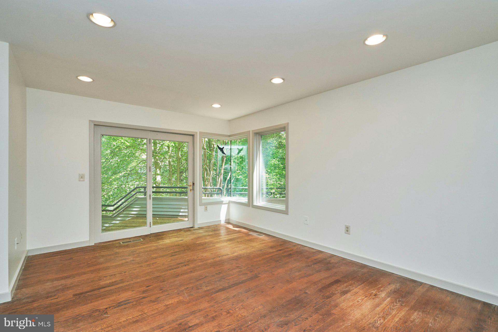 WALKER WOODS LAKE - Residential