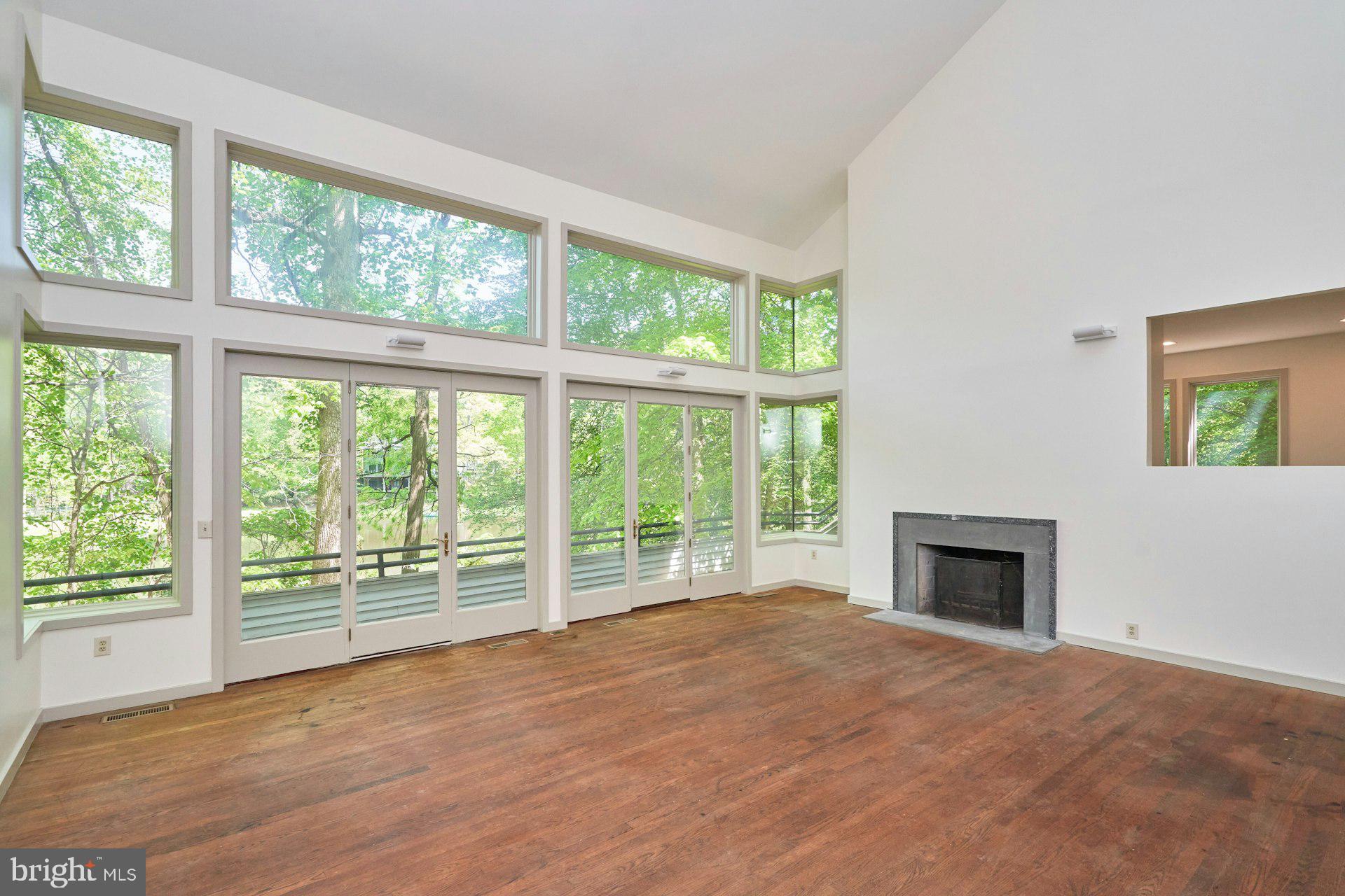 WALKER WOODS LAKE - Residential