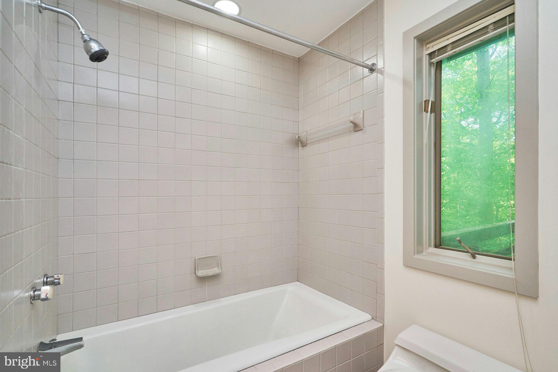 WALKER WOODS LAKE - Residential