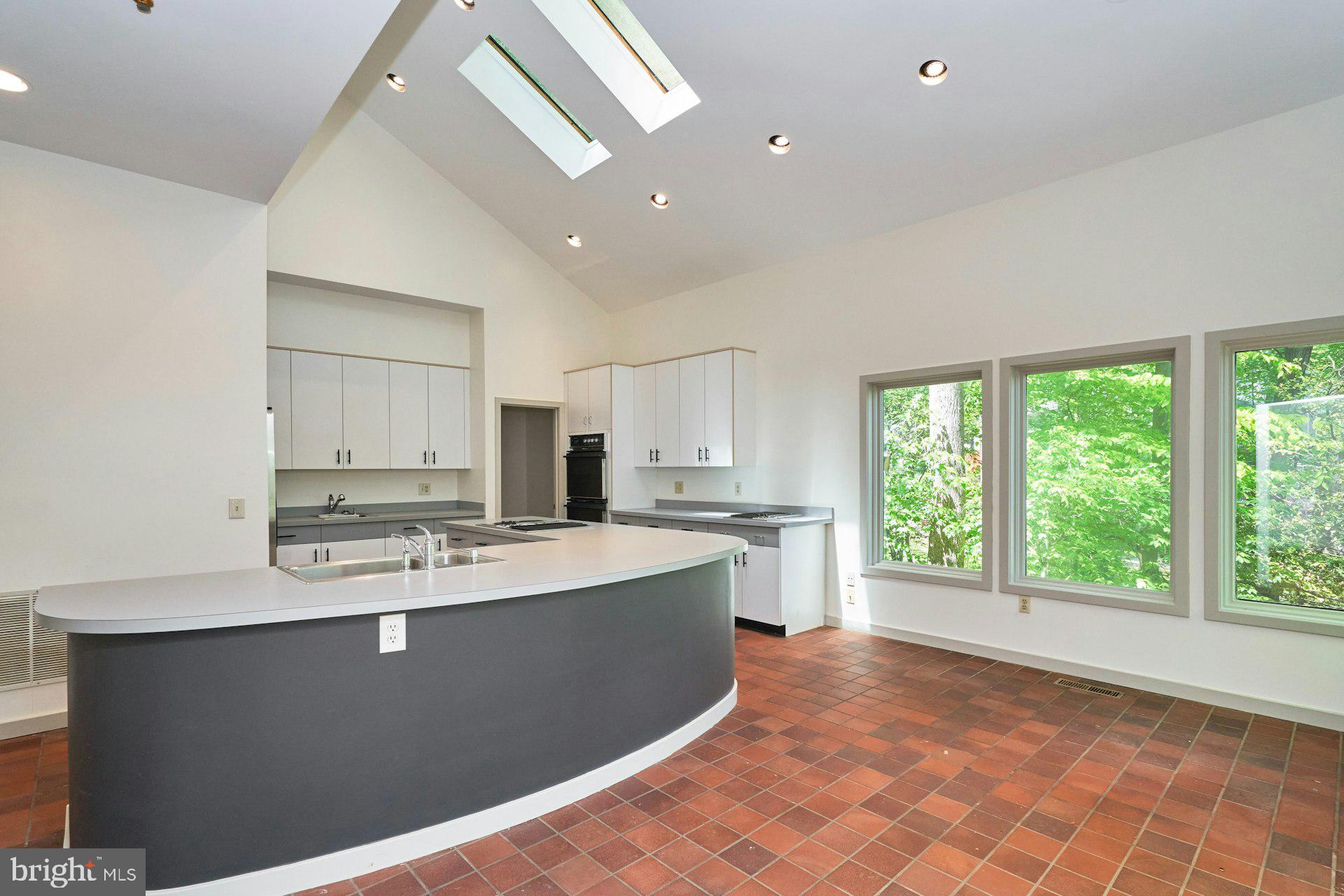 WALKER WOODS LAKE - Residential