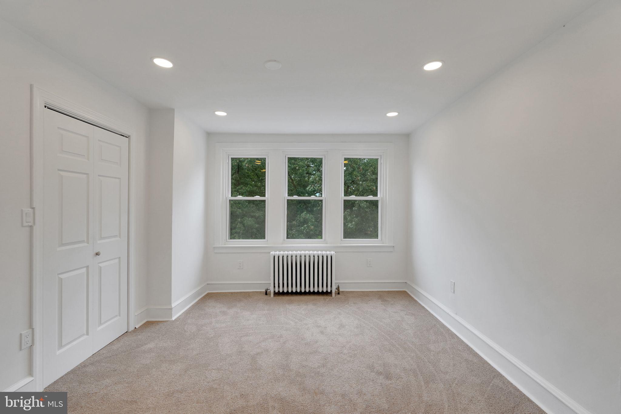 GERMANTOWN (EAST) - Residential