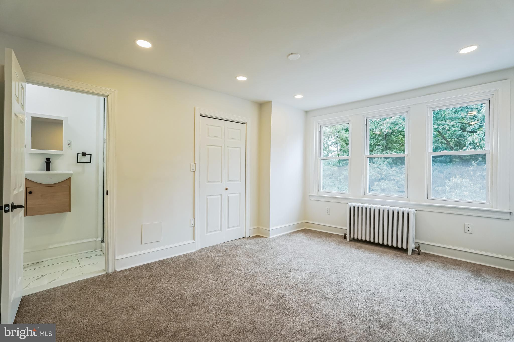 GERMANTOWN (EAST) - Residential