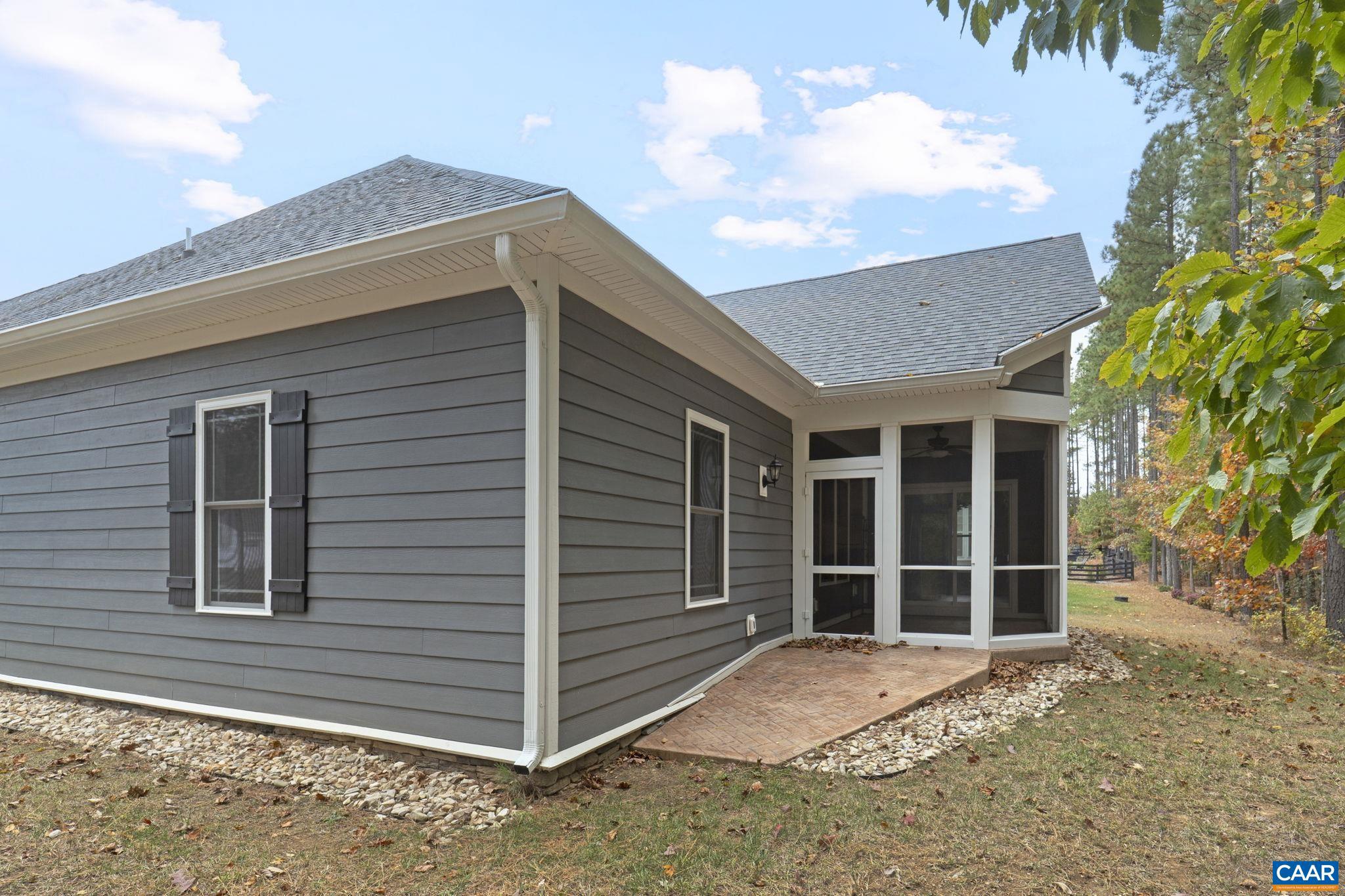 1274 BEAR ISLAND PKWY