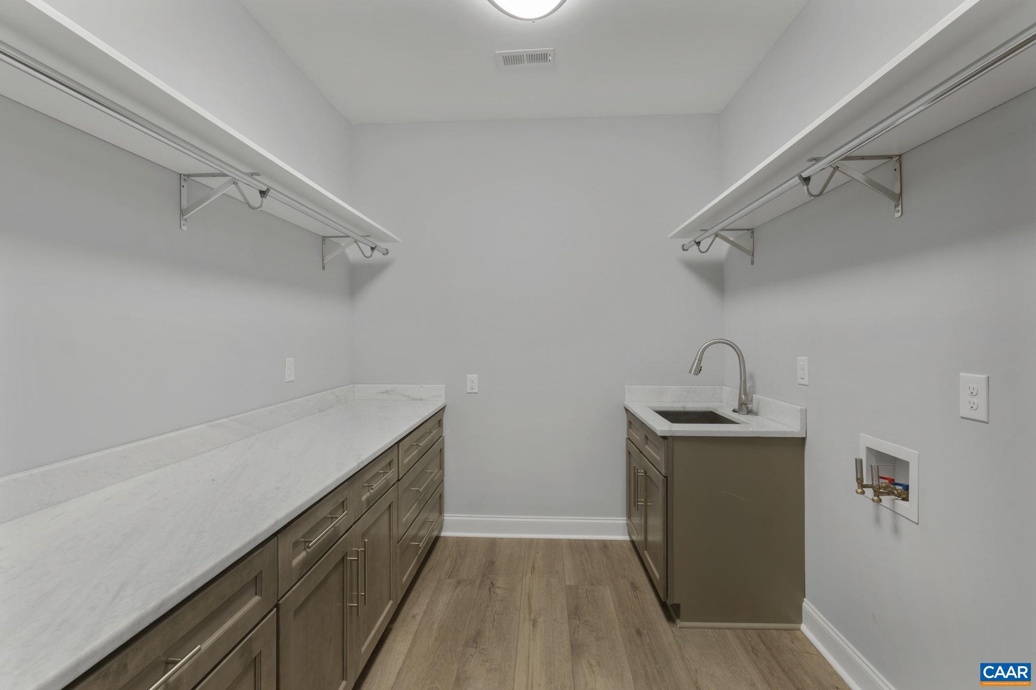 SPRING CREEK - Residential