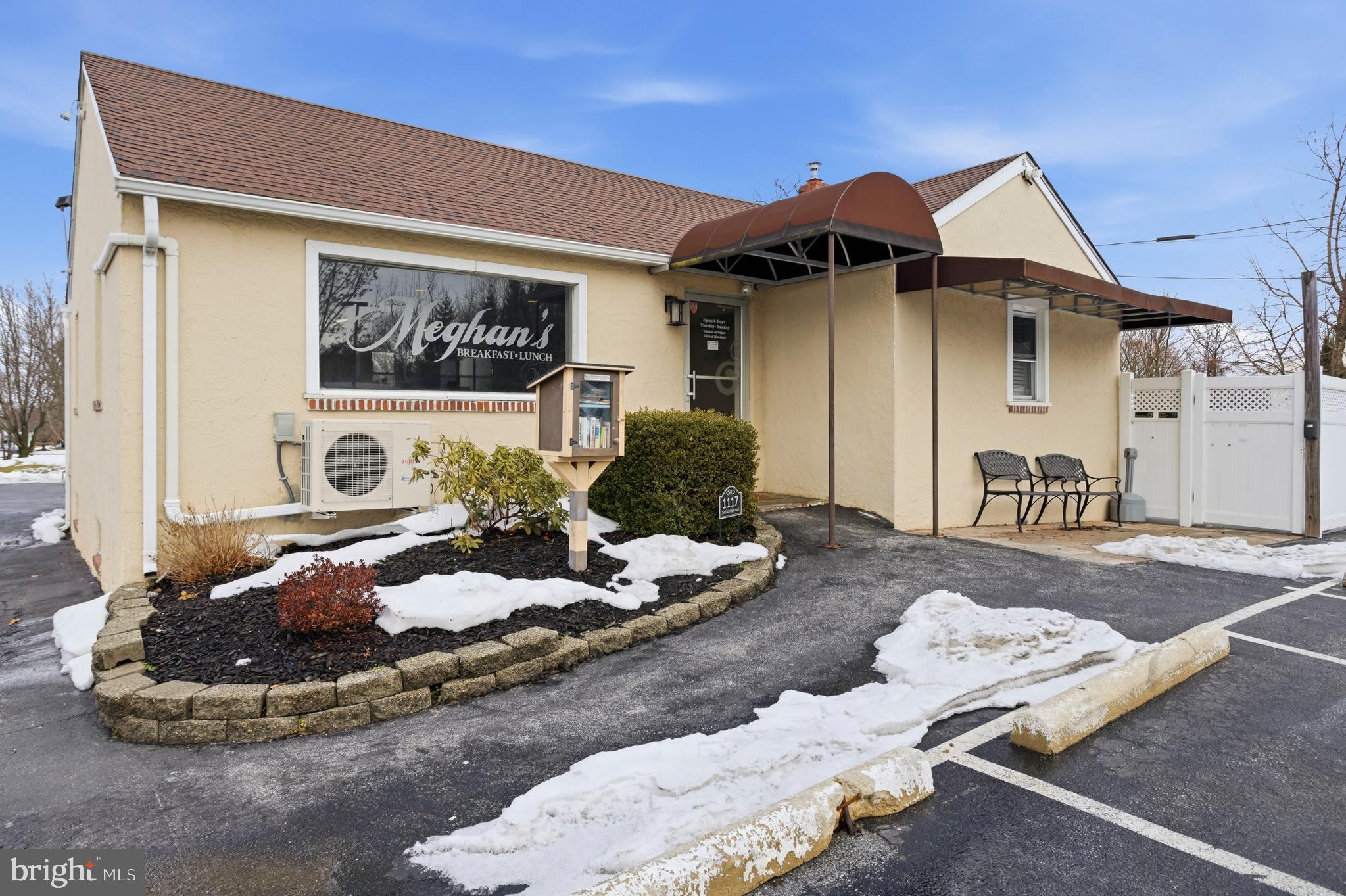 1117 SMITHBRIDGE ROAD