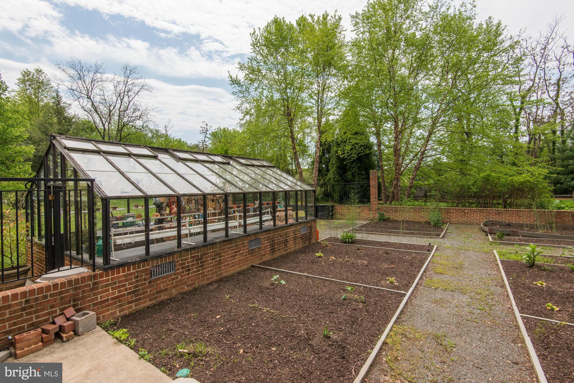 COUNTRYSIDE - Residential