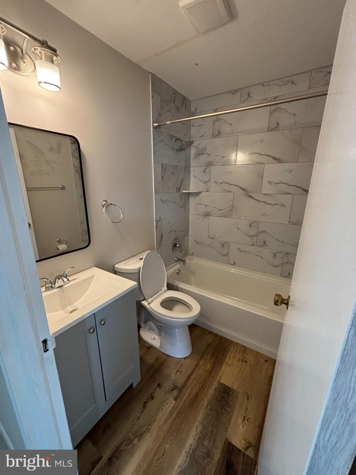 712 W 39TH STREET 101