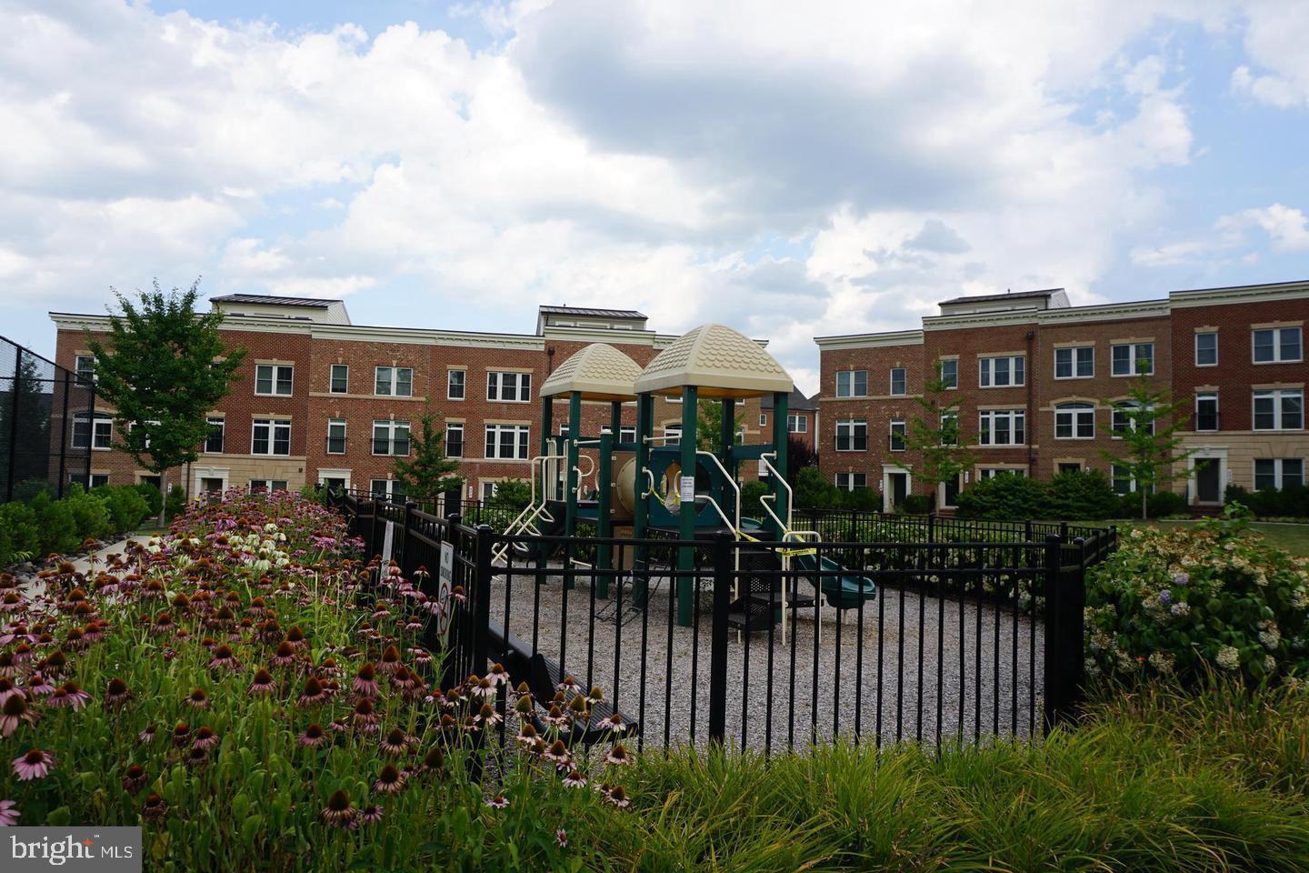 WATKINS MILL TOWN CENTER - Residential Lease