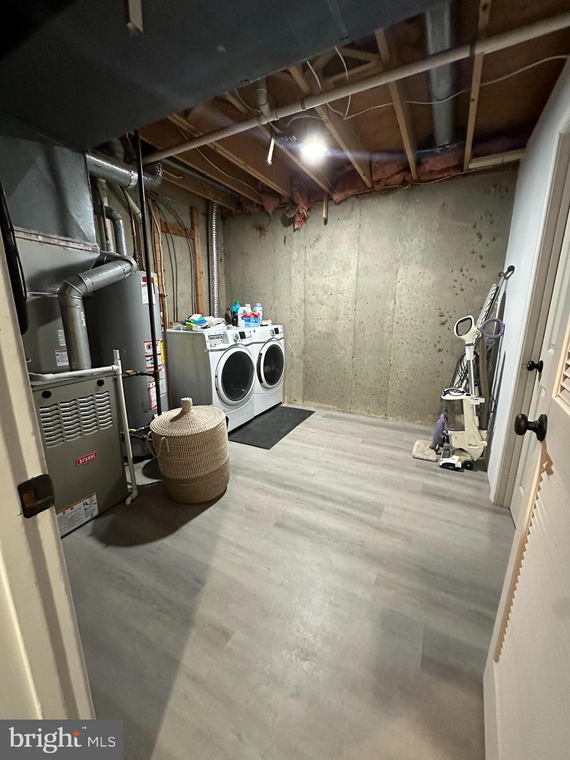 RIVER OAKS - Residential Lease