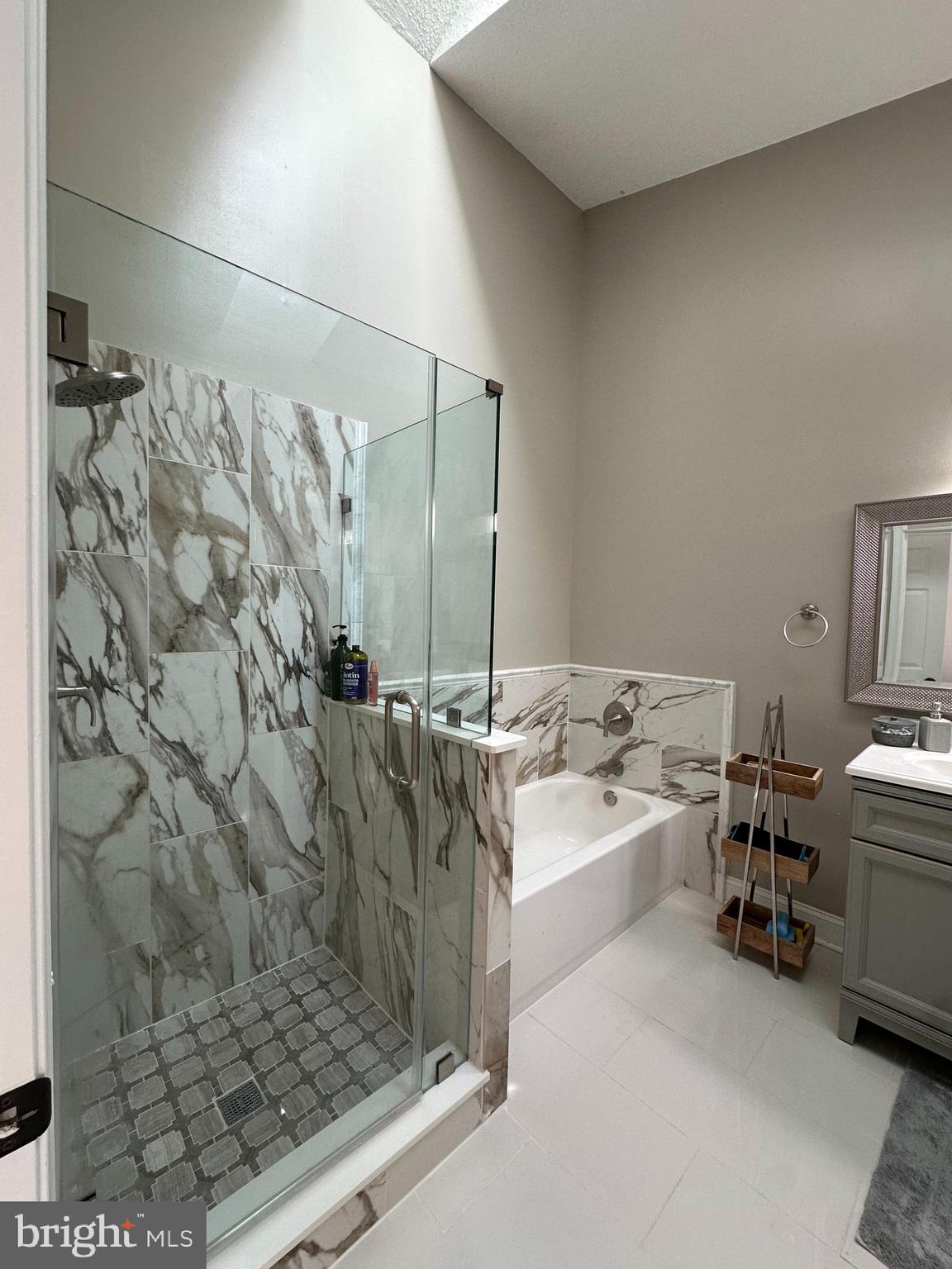 RIVER OAKS - Residential Lease