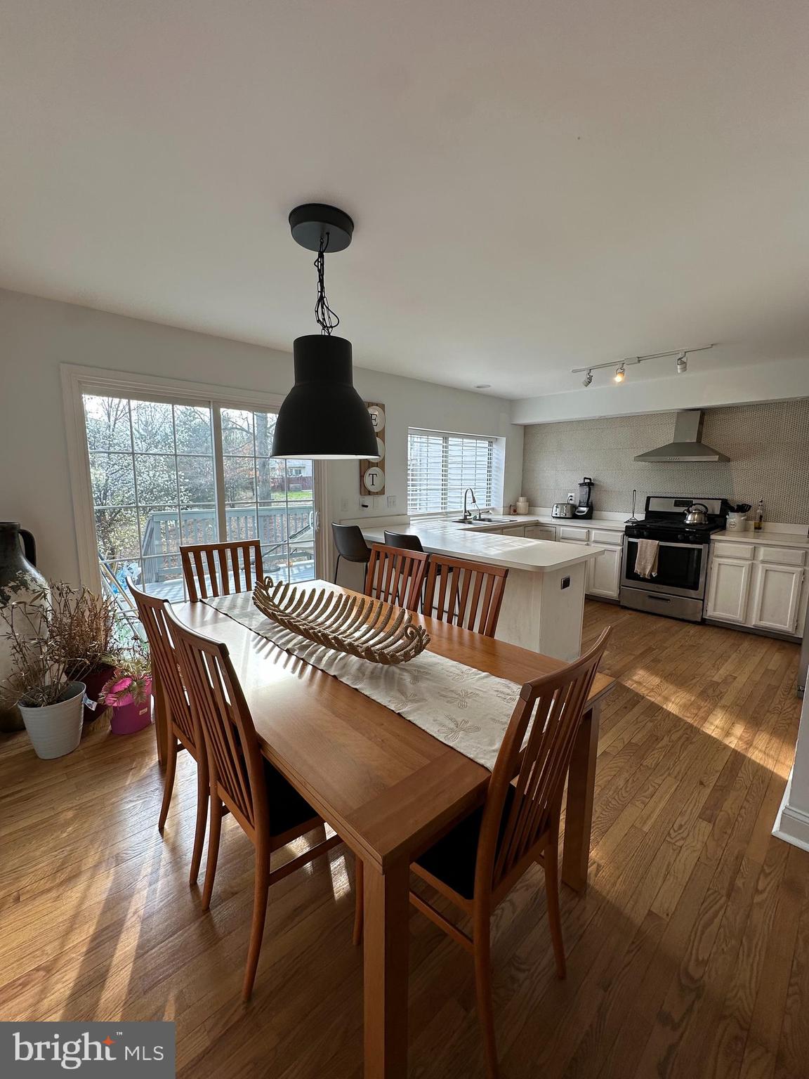 RIVER OAKS - Residential Lease