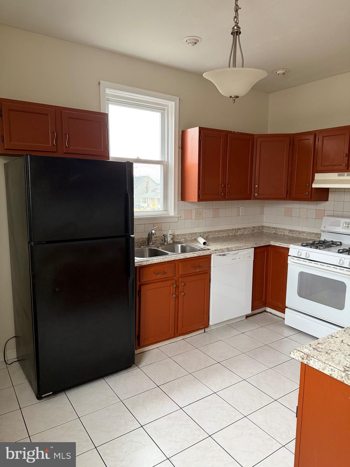 COLD SPRING NEWTOWN - Residential Lease