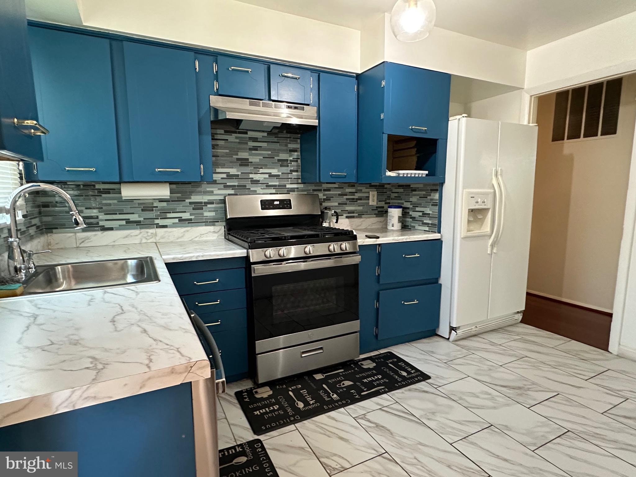 GREENVIEW MANOR - Residential Lease