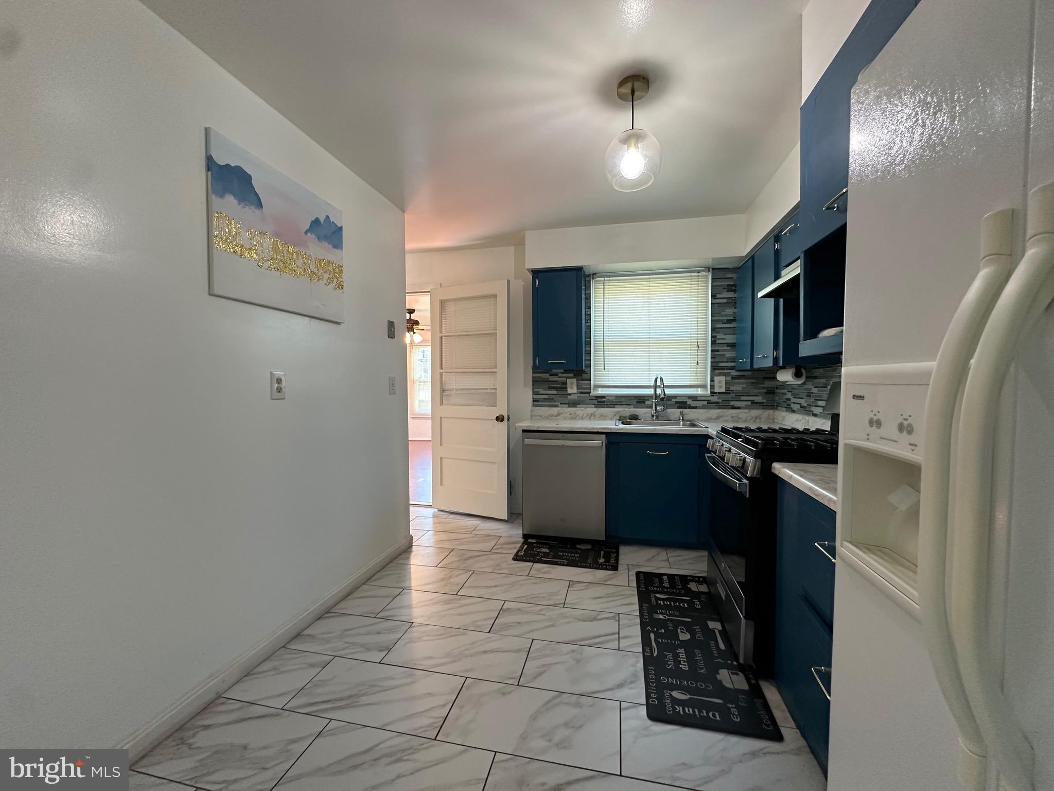 GREENVIEW MANOR - Residential Lease