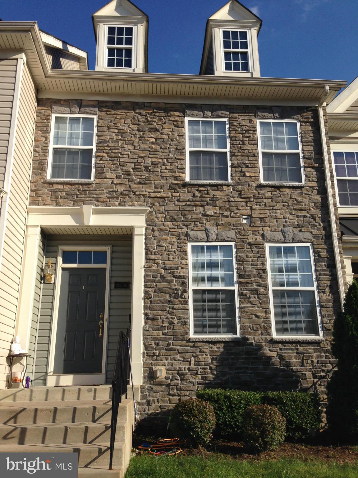 WILLOWGATE - Residential Lease